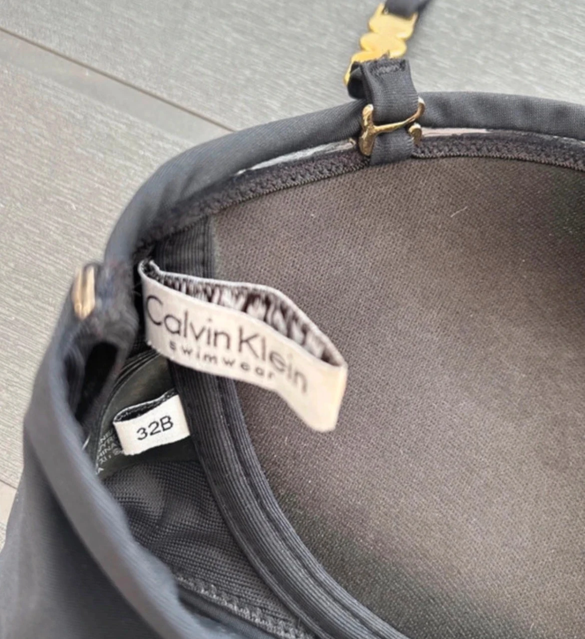 Biquíni de cima 32 B Calvin Klein preto em ótimo estado – photo 3